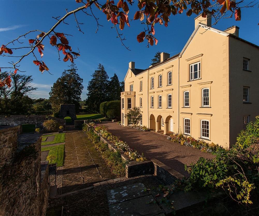 Aberglasney's tweet image. #WIN a Double Annual Membership of the Gardens with 2 named members worth £80

To enter: 
🟠 Follow us @Aberglasney 
❤️ &amp;amp; re-tweet this post &amp;amp; tag friends so they can also enter

Closing date: 8pm on Sunday, 12th December and we'll announce the winner the next day.

#Competition