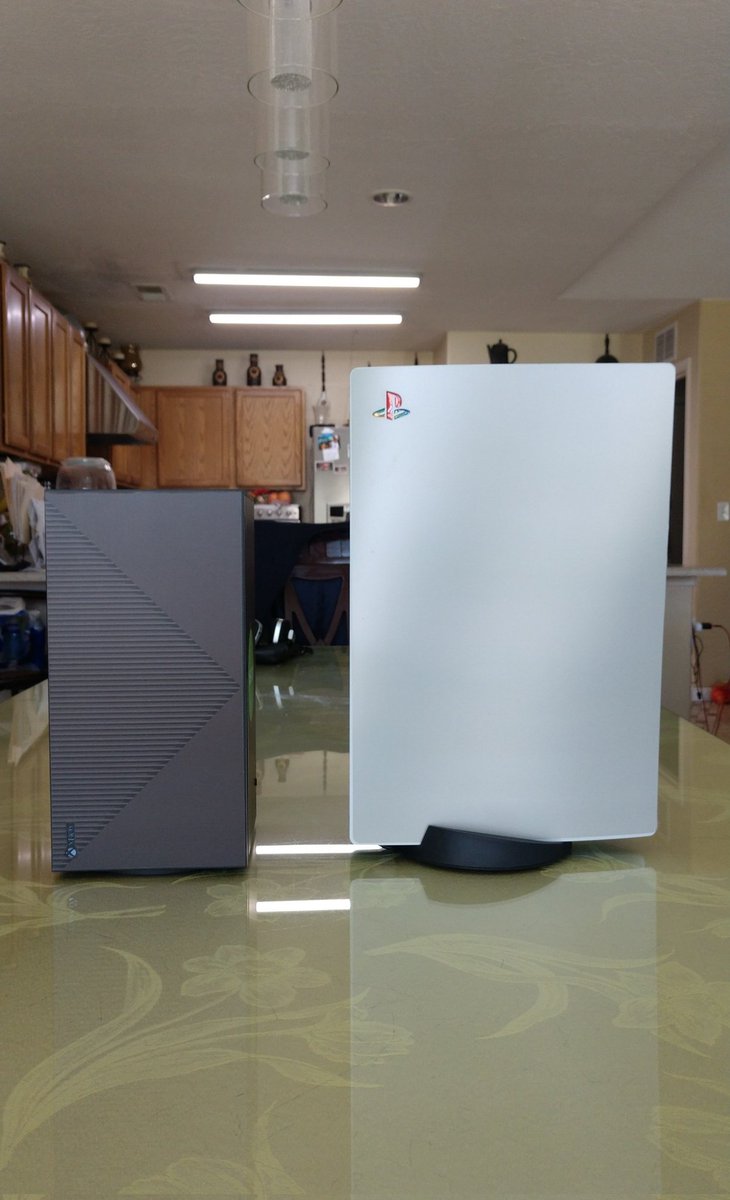 TheEdguardian's tweet photo. @PS5Drop Putting a skin on the PS5 was a pain!!! https://t.co/7XP9rWUHSo