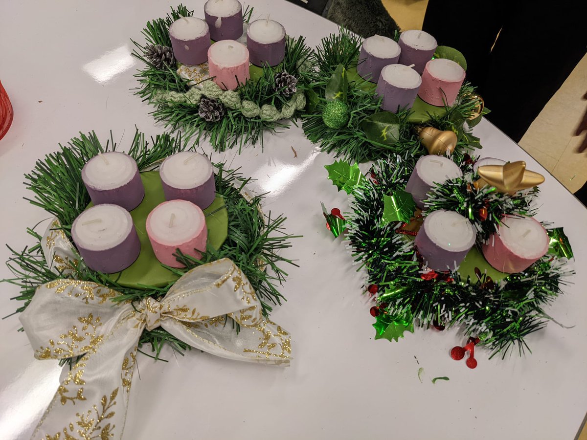SJMP_TCDSB's tweet photo. Ms. Sacchetti’s Gr. 9 Religion finished and delivered the Advent wreaths they made. Each wreath was accompanied by 4 prayers and a brochure. Great job everyone! @TCDSB https://t.co/Pr1npPRu2K