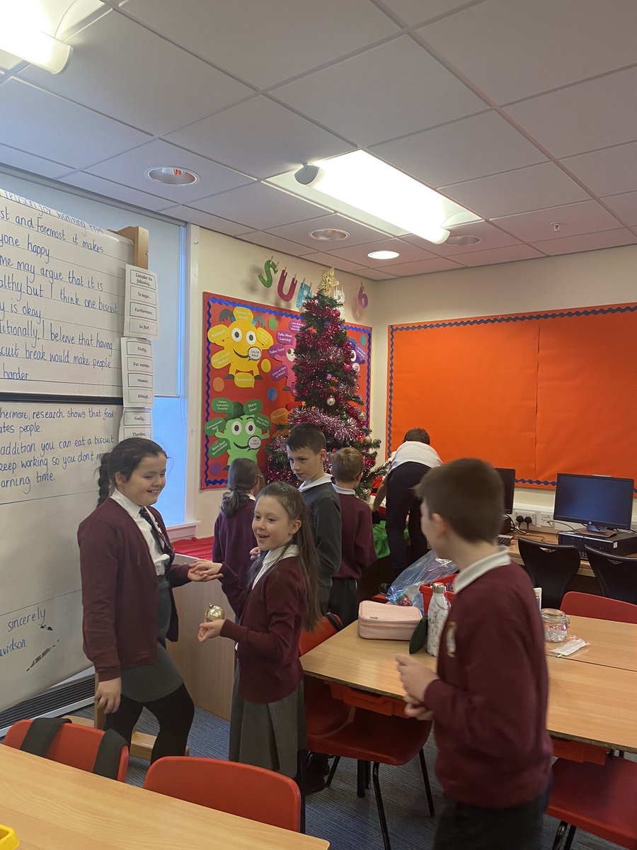 StMichaelsMissD's tweet photo. It’s beginning to look a lot like Christmas 🎄 Primary 6 had great fun decorating the classroom and putting up the tree. They did a great job 👏🏻 #christmas #teamwork https://t.co/kH0NoOeHZI