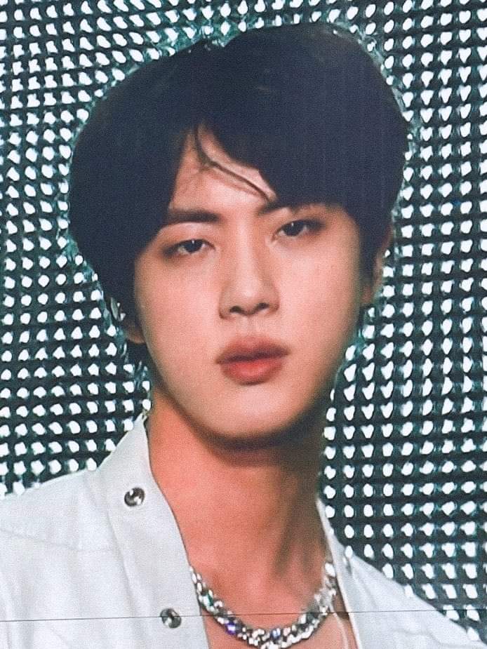XiomyAlexandraJ's tweet photo. Happy birthday my moon, 항상 행복하다❤
희망하고 좋은 하루 되세요, I love you💜
#WorldwideHandsomeDay #HappyBirthdayJin #ForeverYoursJin #HappyJinDay https://t.co/2g2Ew3ggTZ