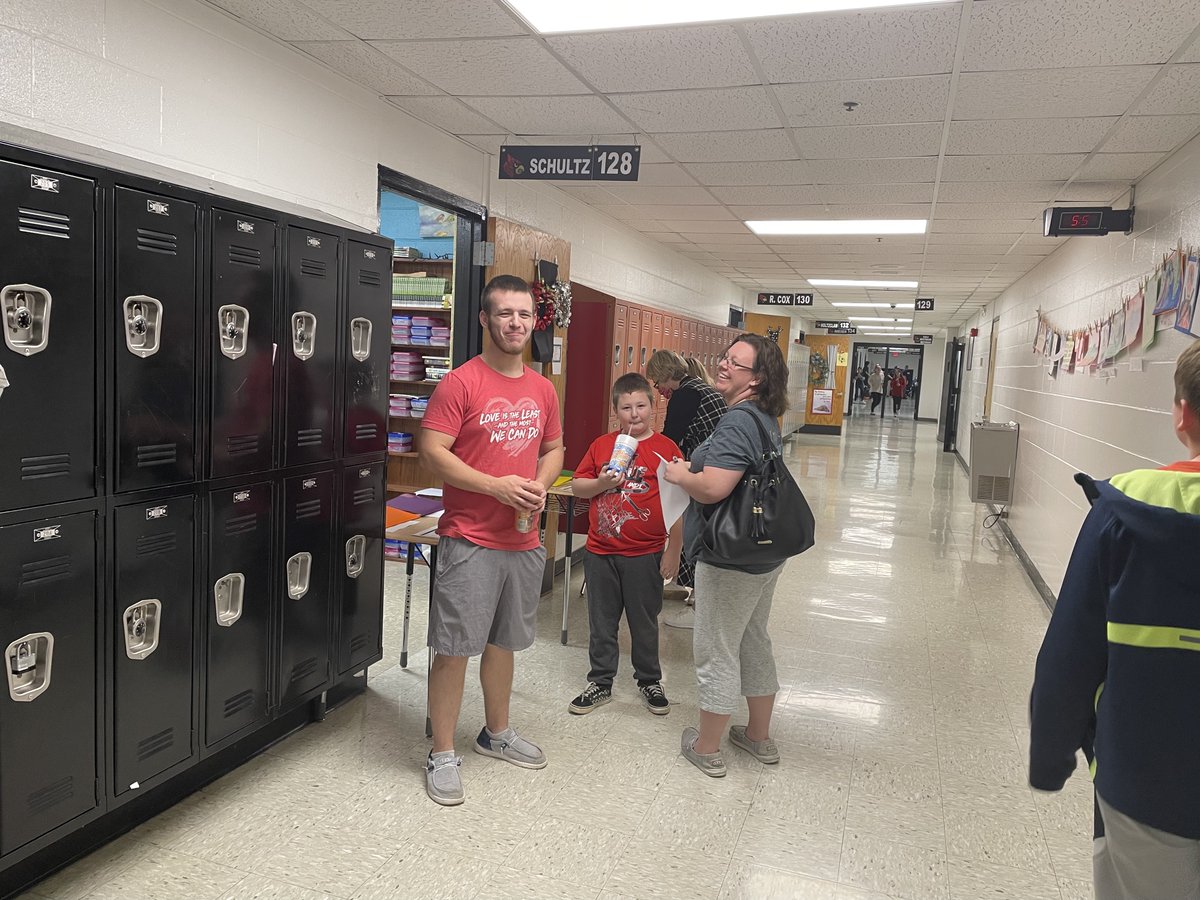 TC_Schools_KY's tweet photo. TCMS hosted their Fall Family Night yesterday evening!
The night was a huge success with over 200 families in attendance.
Expect greatness from our students and their families!
#tcpride #tcms #teamTCMS #tccares #expectgreatness https://t.co/qVLOCDCS5H