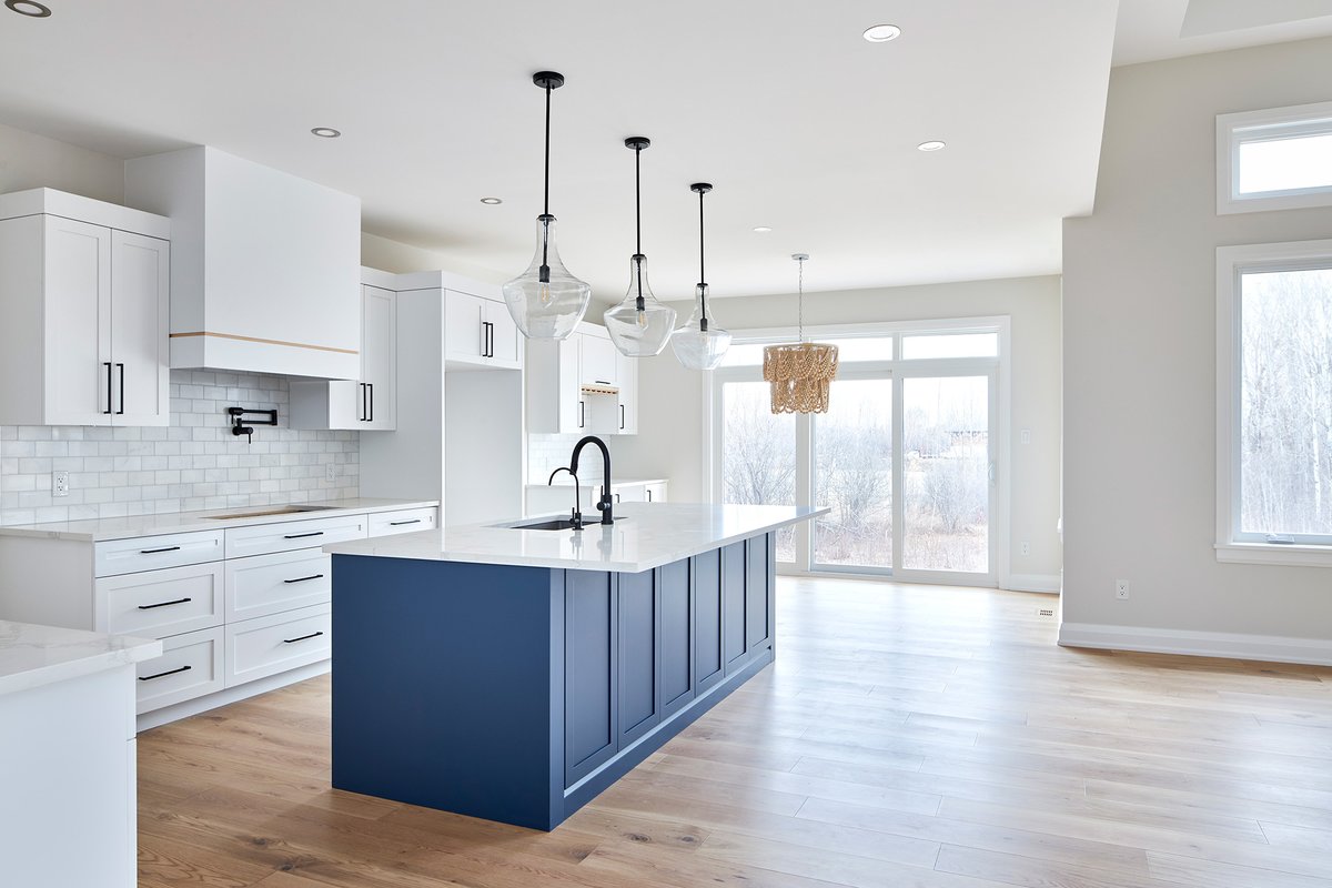 Omega_Homes's tweet photo. Open concept kitchens are all the rage in custom home builds these days, and for good reason! Not only do they give homeowners more room to complete their cooking, but they also give the space a more classy and refined feel! 🏠🇨🇦

Contact us: https://t.co/uWMHd9pdeP https://t.co/oNrPPpRWd8