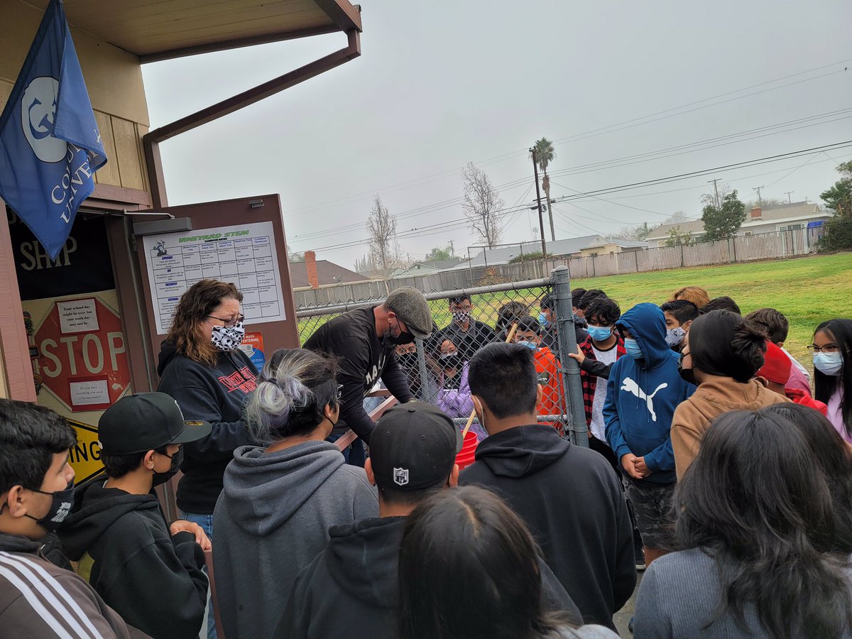 DrPhilipSwartz's tweet photo. Mixing history and science as we get a vat of natural indigo ready. Bringing history to life! Students learned how to grow, cultivate, & make indigo. And that most clothing was homespun and hand-dyed because of the cost of imported fabrics. #history #vineyardstem #omsd #indigo https://t.co/w3WeuVxVuU