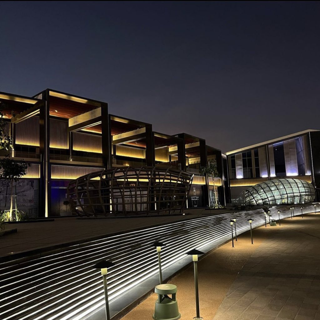 Najd_Blog's tweet photo. ذا اسبلاناد | The Esplanade 
 
من مجمعات الرياض الحديثة
حاليا المفتوح سينما و عدة كافيهات https://t.co/eqoYcOCTC0