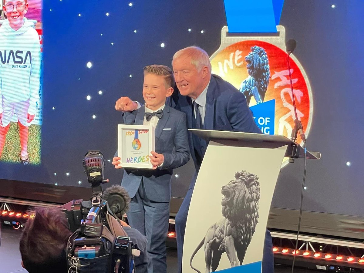 SamanthaRosier1's tweet photo. #prideofreading I couldnโt be more proud of this incredible boy he won fundraiser of the year received a standing ovation and a beautiful message from @susannareid100 thank you he is such a positive force and a shining light and today he was able to share that light โค๏ธ #porawards https://t.co/E7NGtrlPRh