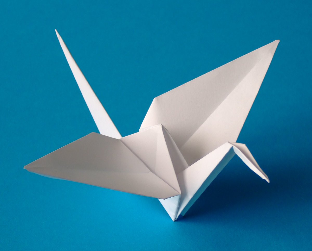 BruinLiBEARian's tweet photo. Come and see us on Monday for origami! Create paper art and soothe your soul. #KnowWhentoFoldThem #DeStressDecember #RockBridgeRocks https://t.co/qHmGBnLNPr