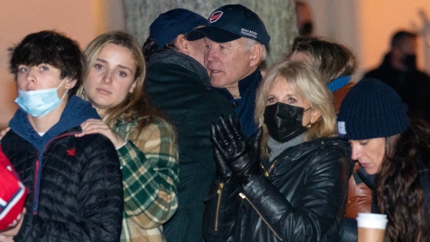 CTVNews's tweet photo. U.S. President Biden says he caught a cold from young grandson https://t.co/nfbw1Ui557 https://t.co/fpiJOLKTFo