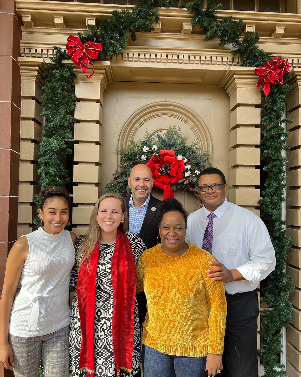Roscoebarnes3's tweet photo. Happy Holidays from the Visit Natchez team! Today we toured Magnolia Hall in Natchez, Miss.

#VisitNatchez #MagnoliaHall https://t.co/DNehTsP2Dp