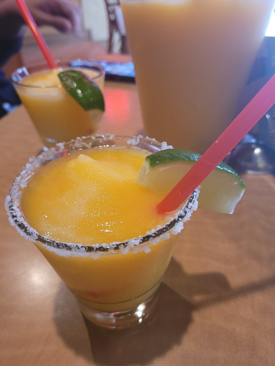 CesarsChicago's tweet photo. Tracey Johnson  recommends #CesarsChicago. 
🙏 Thanks for the review and the pictures!!! We're located on the corner of Broadway and Oakdale in the Lakeview area.
.
#KillerMargaritas #KillerTacos https://t.co/j6R9lySK6Z