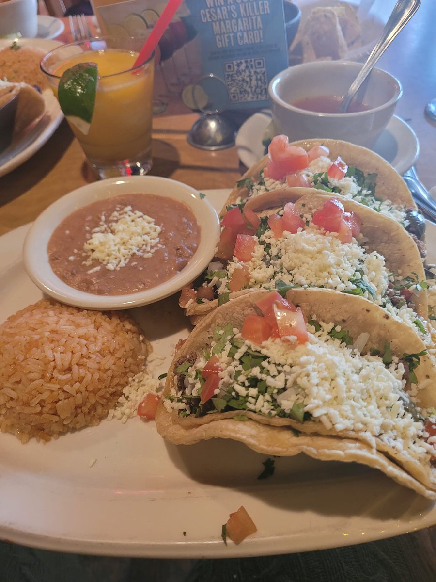 CesarsChicago's tweet photo. Tracey Johnson  recommends #CesarsChicago. 
🙏 Thanks for the review and the pictures!!! We're located on the corner of Broadway and Oakdale in the Lakeview area.
.
#KillerMargaritas #KillerTacos https://t.co/j6R9lySK6Z