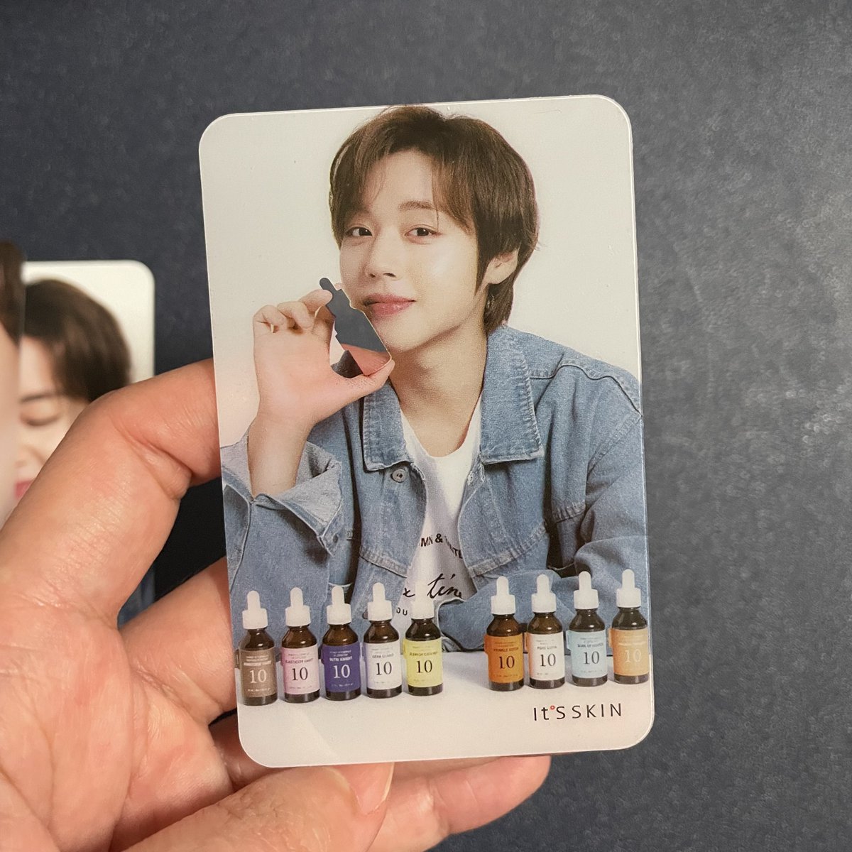 myhyunniee's tweet photo. ✨พร้อมส่ง✨
การ์ด it’s skin จีฮุน
• ใบละ 60฿ 
• ซื้อ 3 ใบเหลือ 160฿ 
• ค่าส่ง 20฿

สนใจ DM ได้เลยค่ะ

#ตลาดนัดจีฮุน #ตลาดนัดjihoon #ตลาดนัดMAY #ตลาดนัดWANNAONE https://t.co/i7rOJ75kZ4