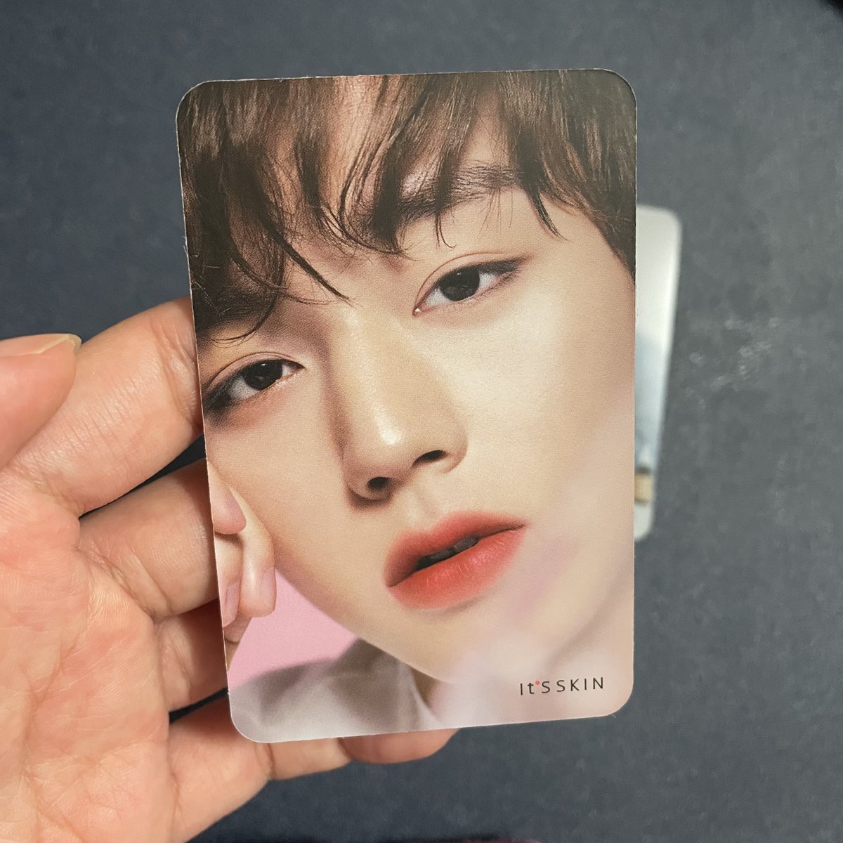 myhyunniee's tweet photo. ✨พร้อมส่ง✨
การ์ด it’s skin จีฮุน
• ใบละ 60฿ 
• ซื้อ 3 ใบเหลือ 160฿ 
• ค่าส่ง 20฿

สนใจ DM ได้เลยค่ะ

#ตลาดนัดจีฮุน #ตลาดนัดjihoon #ตลาดนัดMAY #ตลาดนัดWANNAONE https://t.co/i7rOJ75kZ4