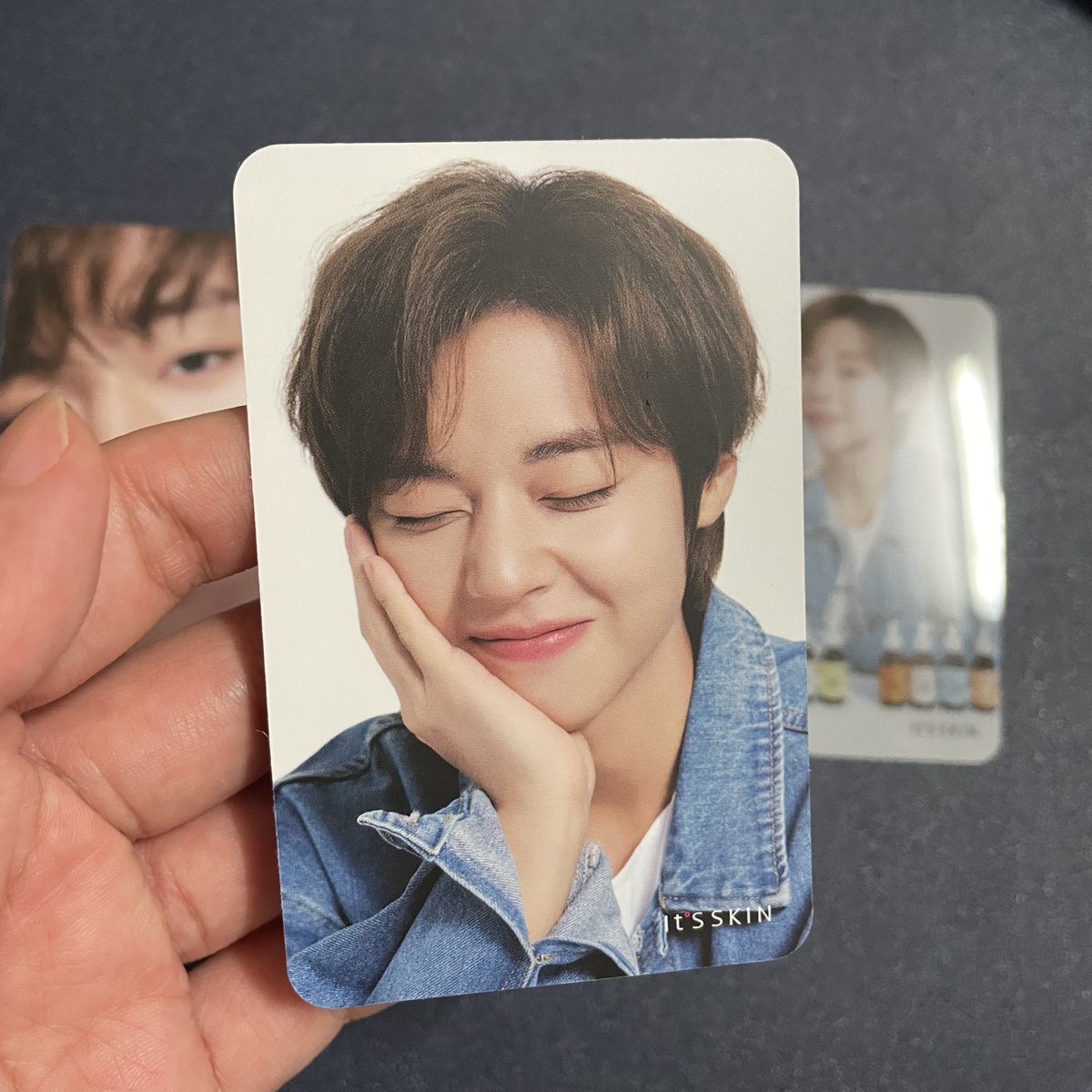 myhyunniee's tweet photo. ✨พร้อมส่ง✨
การ์ด it’s skin จีฮุน
• ใบละ 60฿ 
• ซื้อ 3 ใบเหลือ 160฿ 
• ค่าส่ง 20฿

สนใจ DM ได้เลยค่ะ

#ตลาดนัดจีฮุน #ตลาดนัดjihoon #ตลาดนัดMAY #ตลาดนัดWANNAONE https://t.co/i7rOJ75kZ4