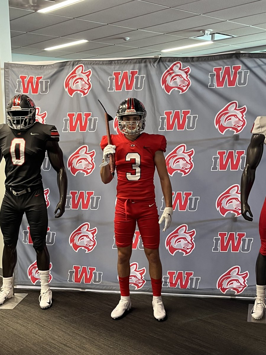 SparrowGage's tweet photo. Had a great official visit today @IndWesleyan_FB thank you @Coach_Langs @CoachTraz  and the rest of the staff for the great experience! https://t.co/tMmJ1YjKrM