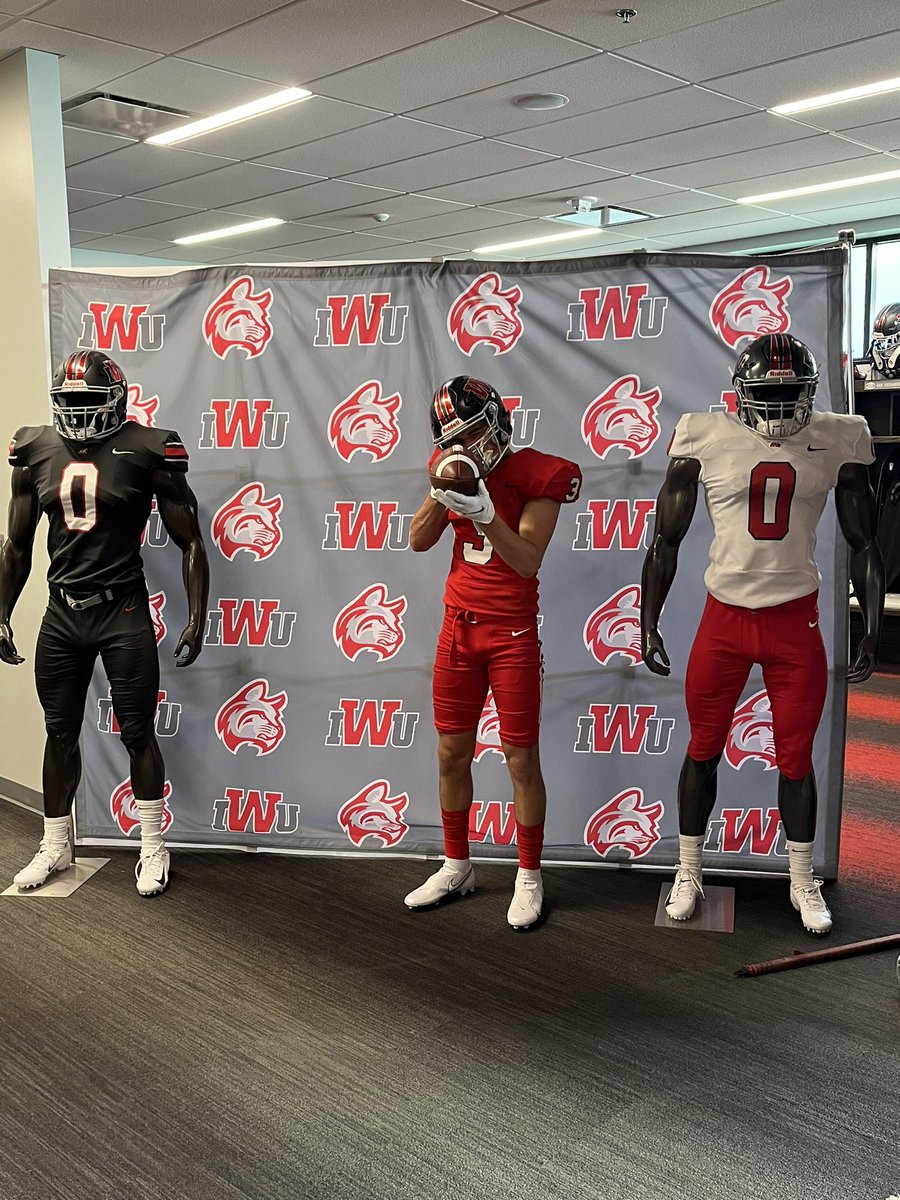 SparrowGage's tweet photo. Had a great official visit today @IndWesleyan_FB thank you @Coach_Langs @CoachTraz  and the rest of the staff for the great experience! https://t.co/tMmJ1YjKrM