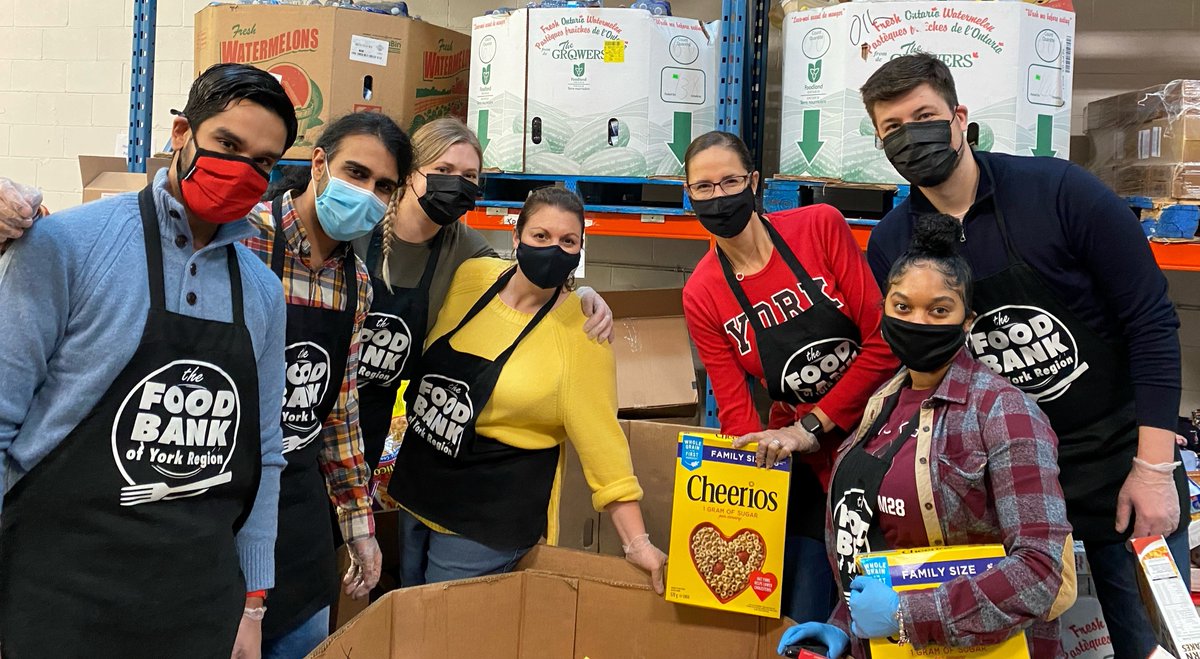 YorkUGCR's tweet photo. As the official food collection and distribution hub for York Region, @FoodBankYR provides healthier food choices to over 24,000 residents each year. Thank you for allowing our team to lend a helping hand this week! Learn more to get involved: https://t.co/kx6baiJCPx #YUImpact https://t.co/7zKpsbaBhv