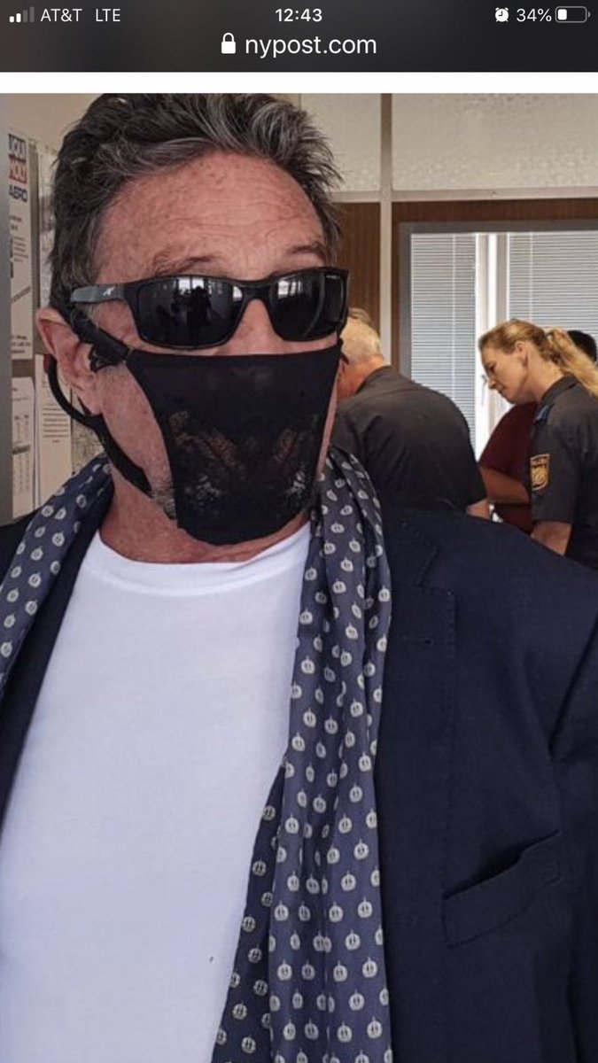 MigSolSud's tweet photo. @theonlyjonnykr1 @MarkChangizi @andre_liliane The last guy that made me laugh wearing that type of awesome mask ended up dead by suicide in a Spanish prison. #beware #RIPJOHNMCAFEE https://t.co/rjYdwPskSa