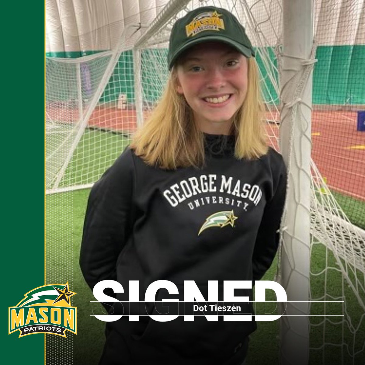 MasonWSOC's tweet photo. It's official! Welcome to #MasonNation , Dot ✍️⚽️

@dottie17358671  | #GetPatriotic https://t.co/d9RmDkbqwV