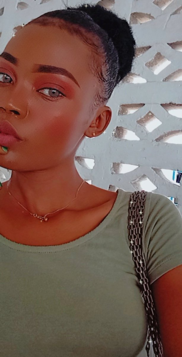 InzauE's tweet photo. Pourquoi vous liker pas mes photos 🥺🥺je veux pleurer https://t.co/2uS1UxdYCm