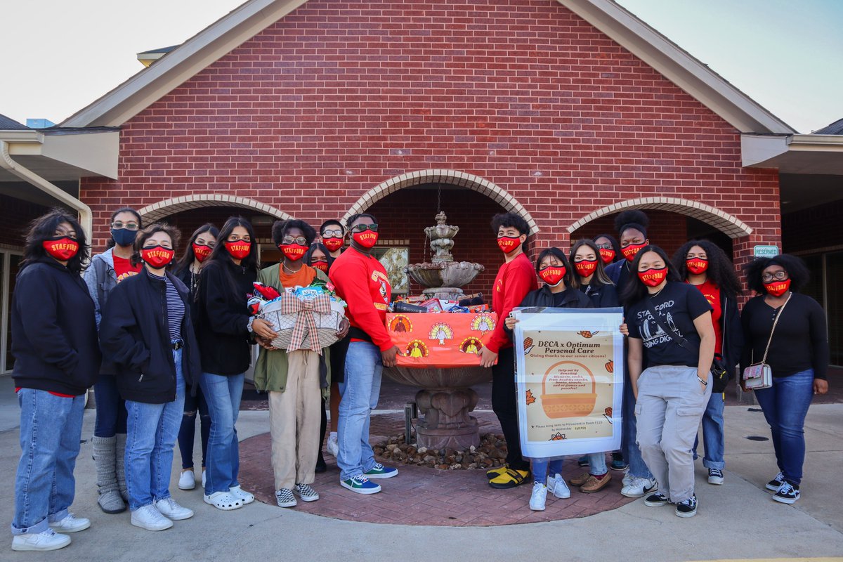 StaffordMSD's tweet photo. November was National #DECA month! Students participated in community service & #SHSDECA week. We had a great time celebrating & look forward to their competition on 1/15.
Read more by @SMSDHigh students Reginald Jacobs, Ali Khowaja & Jacob Mejorado:
https://t.co/rX2cgcvgcn https://t.co/5dIWGXvLQI