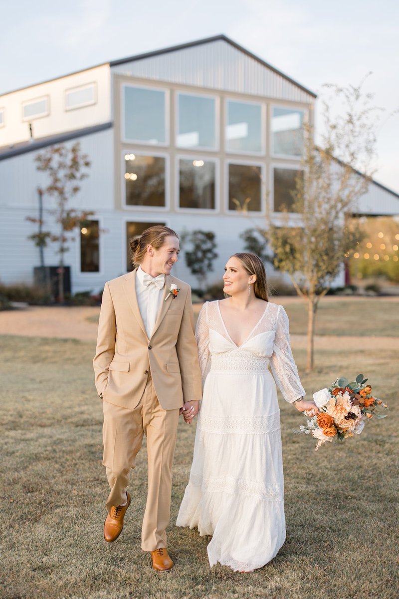 justin_Cbailey's tweet photo. 11.19.21 I married my best friend❤️
@haleeeezorn https://t.co/iiKeYbxpG6