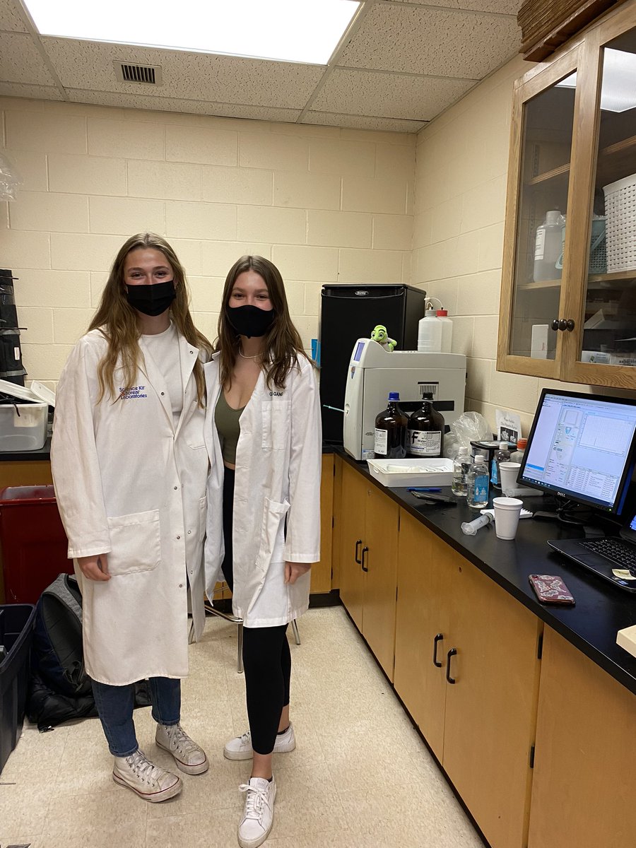 Students from @ElmvaleDHS are using an ion chromatography machine to analyze Wye River chloride levels to track road salt entering the river. #CoolScience