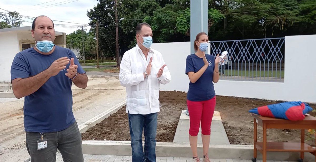 Quisicuaba, la Plataforma Interreligiosa Cubana, nos ha acompañado en sentimiento y acción desde que comenzaron nuestras acciones contra la #COVID19. Hoy nos donó una bandera cubana de 50 metros cuadrados, que presidirá nuestro instituto. 
Gracias <a href="/Quisicuaba/">Cabildo Quisicuaba</a> 
#CubaViva
