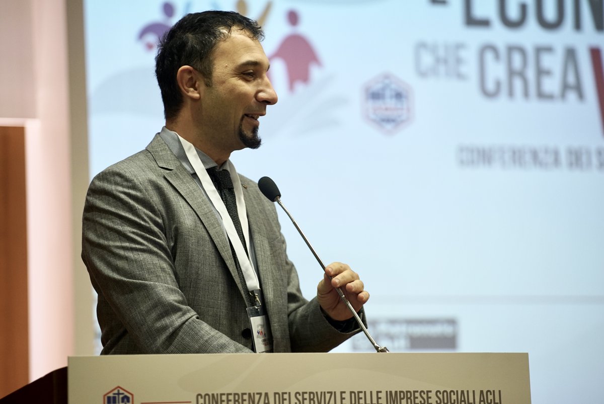 Acli_nazionali's tweet photo. Si sono conclusi i lavori de "L'economia sociale che crea valore". Grazie a tutta la rete #Acli. Torniamo a lavorare sul territorio arricchiti da questa esperienza. Continuiamo a creare valore insieme! #aclicreavalore #economiasociale @CAFACLI @patronatoacliIT  @EnaipNazionale https://t.co/f9pZFQDIMx