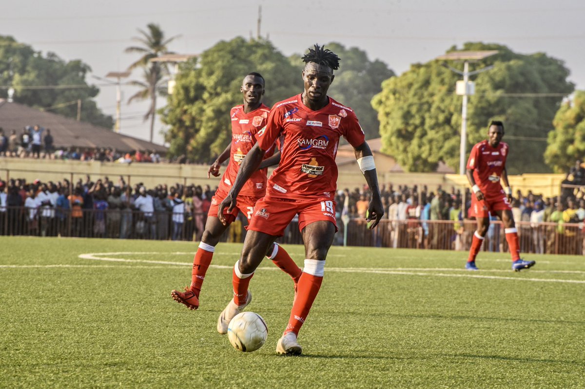 HACofficiel's tweet photo. Pas de victoire ce soir. Mais une prestation séduisante comme on les aimes… Bravo les gars 👏🏾💪🏾
#MiloHAC #Ligue1GN🇬🇳
#PanafricanTeam 🔴⚪️ https://t.co/ITospm2Fnk