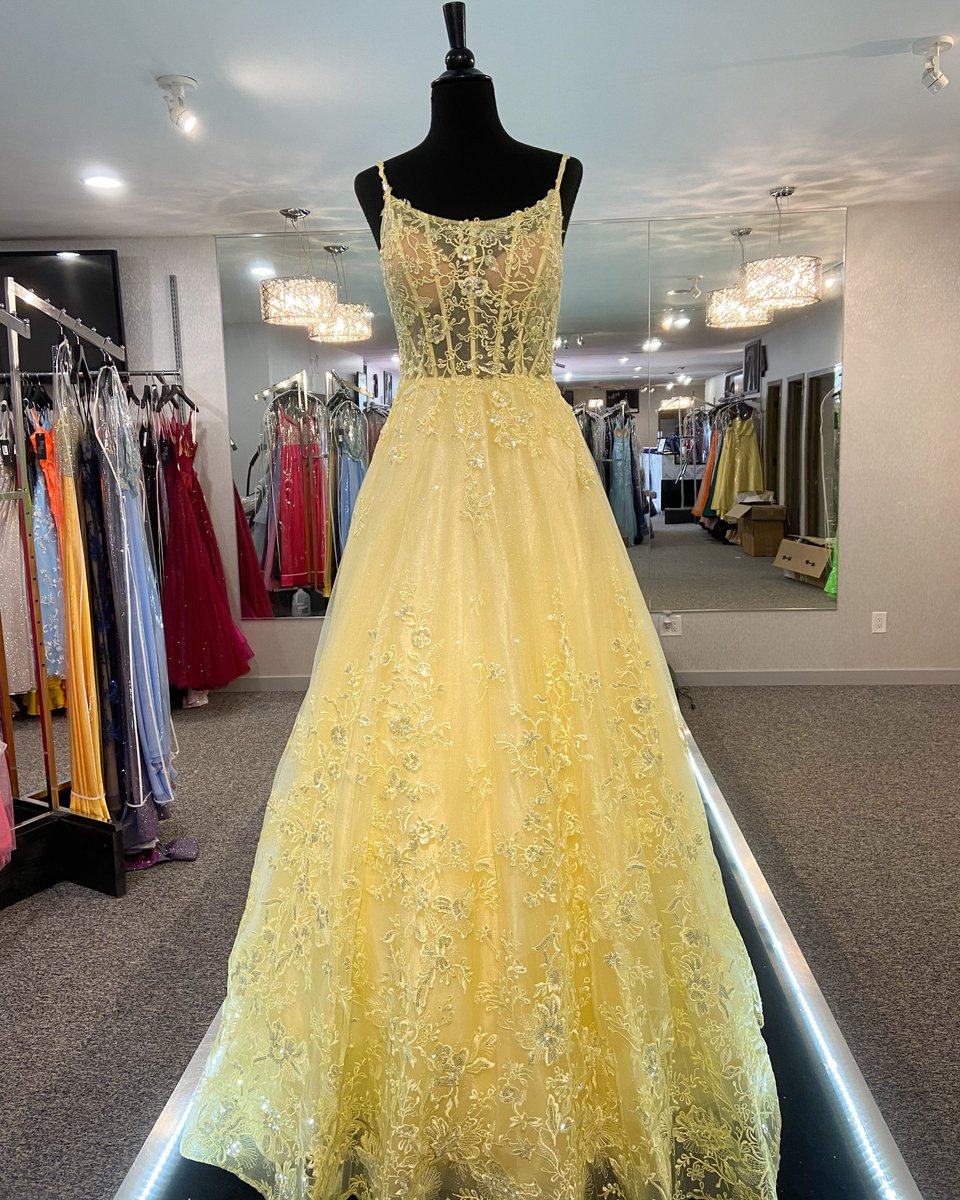 ThePromShop's tweet image. The perfect ball gown!
Seasonal Grand Opening December 11th 
#thepromshop #yellow #beautiful #happyholidays