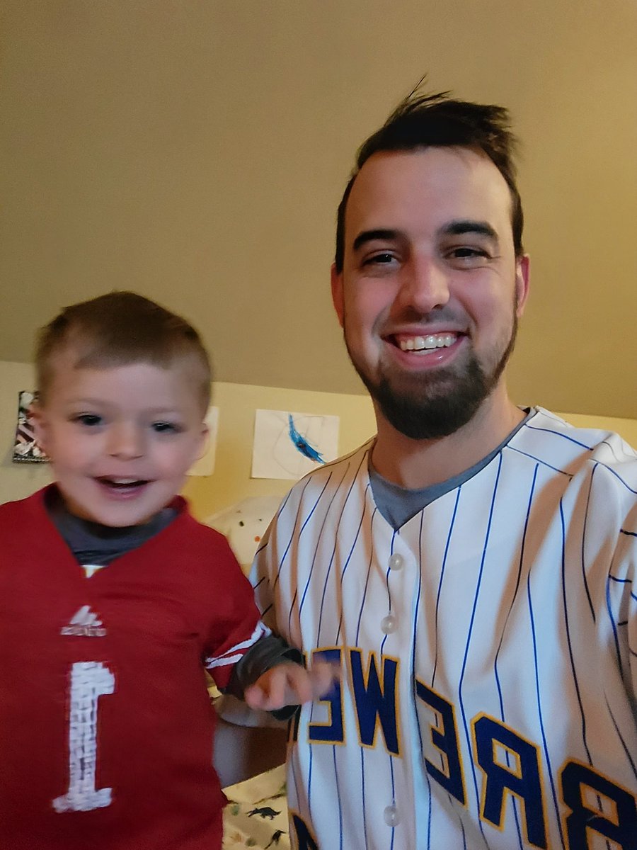 iamPlatto's tweet photo. Me and my 3 yo son Owen #Jerseys4Jackson https://t.co/gjjorXQJnM
