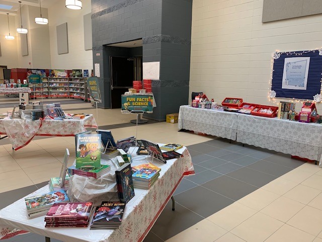 wcsPageMSjc's tweet photo. Book Fair is back in person! Sales begin on Mon. 12/6 &amp; end on 12/8. Family Night is 12/7 5:30-6:30 b4 the band concert. ELA classes will visit the fair at some point during the fair. #WCSLibs #bookfair @Scholastic https://t.co/YHgmojs402