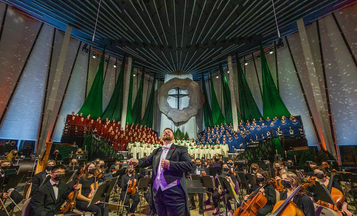 gustavus's tweet photo. LIVE: Watch Christmas In Christ Chapel 2021, "We Shall Go Forth Singing," now! 

https://t.co/lerOL9sp5h

#whygustavus #CinCC https://t.co/LnjzGT4e9s