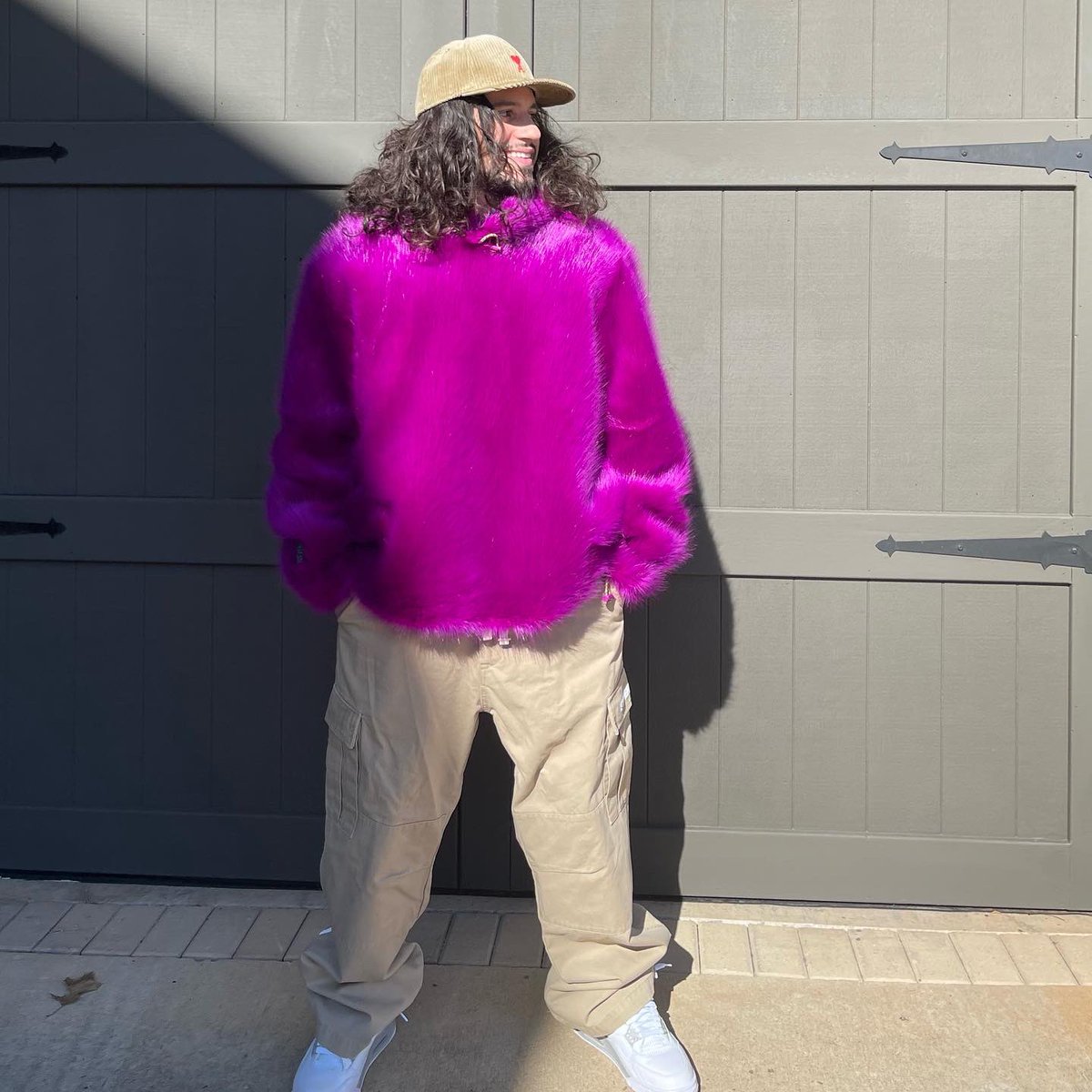 russdiemon's tweet photo. If you wanna get sent CHOMP 2 a day before it comes out + 30% merch discount for $4 go to the link in my bio!!! 

It drops NEXT WEEK 👀👀👀 

Labels would never let you send fans your album for $4 a day early. We do what tf we want over here. Playin our own game!!!! Let’s go!!! https://t.co/ig4PM9Hl1A