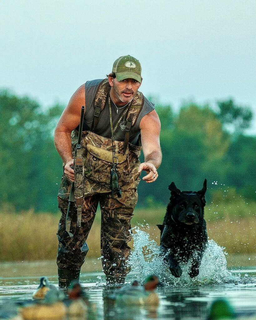 TonyVandemore's tweet photo. Me, duck hunting in December 2021. 🥵😆
#WHYGOD #WhereIsDecember #TurnOffTheHeat https://t.co/rSuamrUsHT https://t.co/NioiEaWQxD