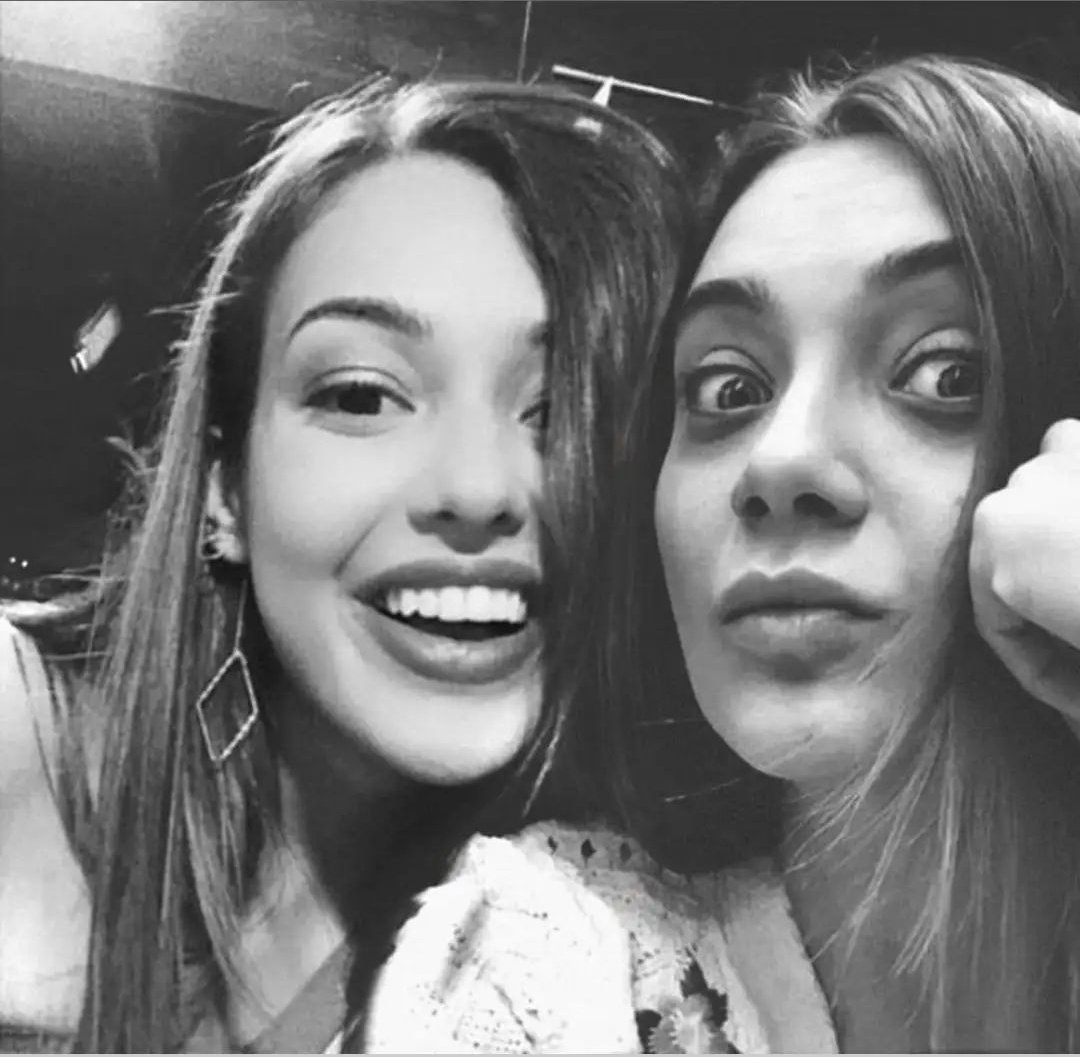 userr_sara_'s tweet photo. When will we see a real picture of Damla and Dilan together? I hope Damla or Dilan see this tweet 🥺💔
@DamlaSonmez @dilandeniiz
#dildam #damdil https://t.co/jWUXrh3wR2