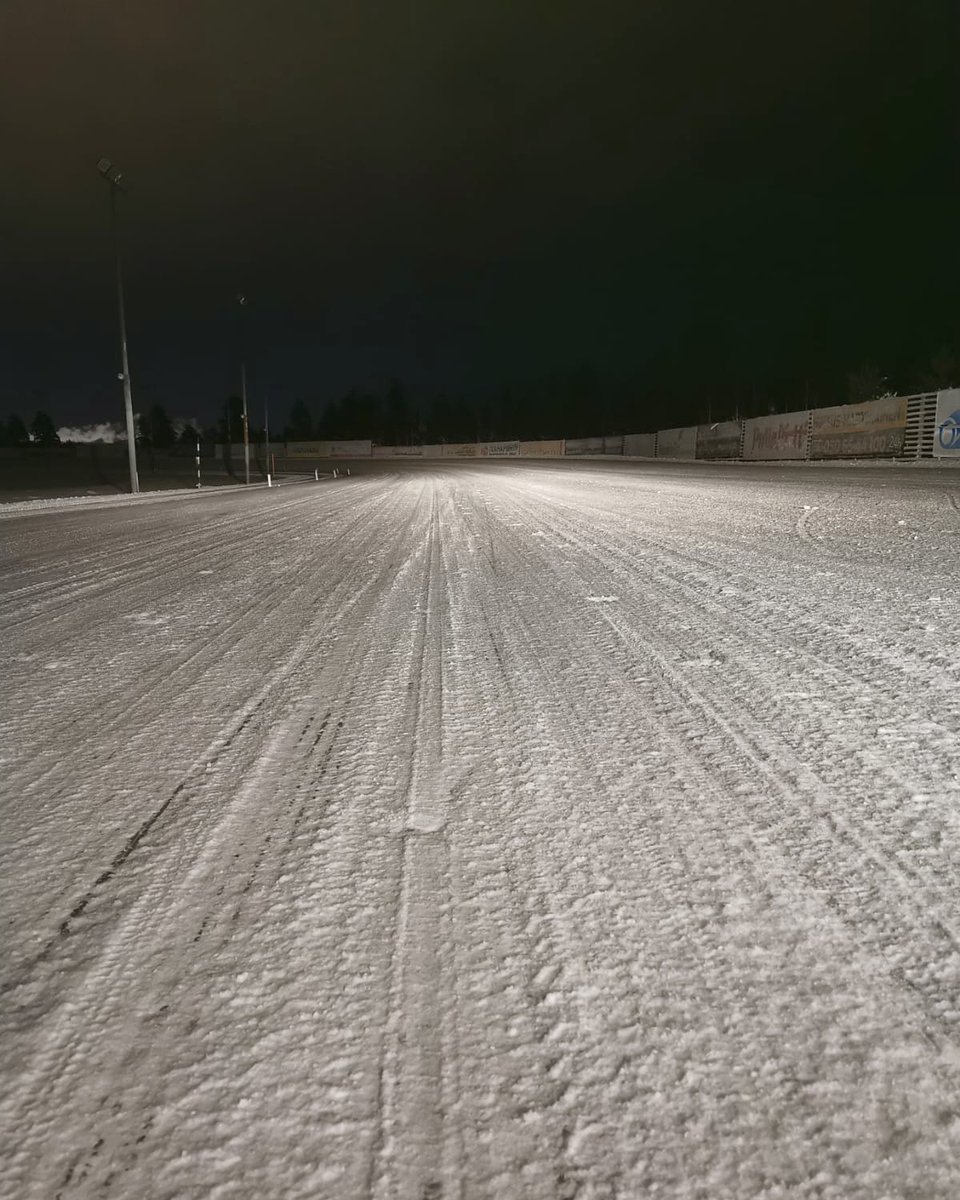 Ratamestari &amp; kumppanit ovat olleet työntouhussa ja tässä sen tulos: jääpalonnerata❄️

Huomenna mennään eikä meinata, se on nimittäin #arctichorserace vuosimallia #2021 🤩😎