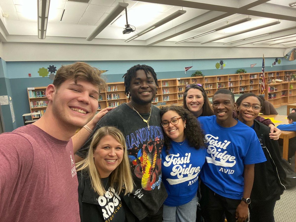 AvidRidge's tweet photo. AVID Leaders went to Fossil Hill today to talk to the 8th graders about AVID at Ridge. These scholars are simply amazing….and great role models!!! https://t.co/wyCodceCFe