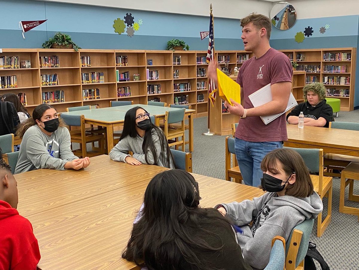 AvidRidge's tweet photo. AVID Leaders went to Fossil Hill today to talk to the 8th graders about AVID at Ridge. These scholars are simply amazing….and great role models!!! https://t.co/wyCodceCFe
