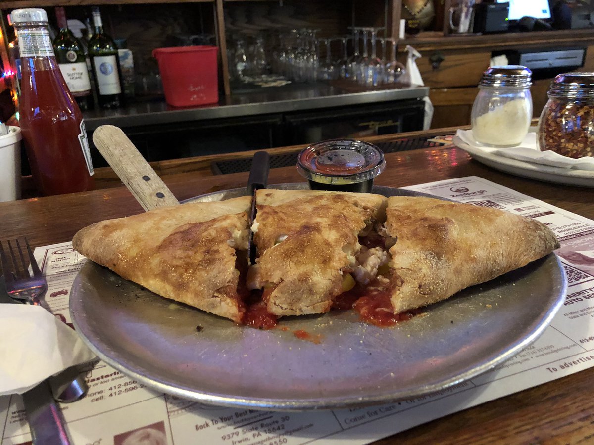 _CoachJaz_'s tweet photo. Coach Jaz Recruiting Food Spot of the Day: @CoachToddYoung1 &amp; childhood favorite, @GatewayGrill in Monroeville, PA! Used to watch TY take down a large pepp pizza by himself &amp; order 1 to go. I could only handle a calzone. Some of the best pizza in the Burgh. 5/5 MOLGAs #TYForever https://t.co/HqFEE6ZZpK