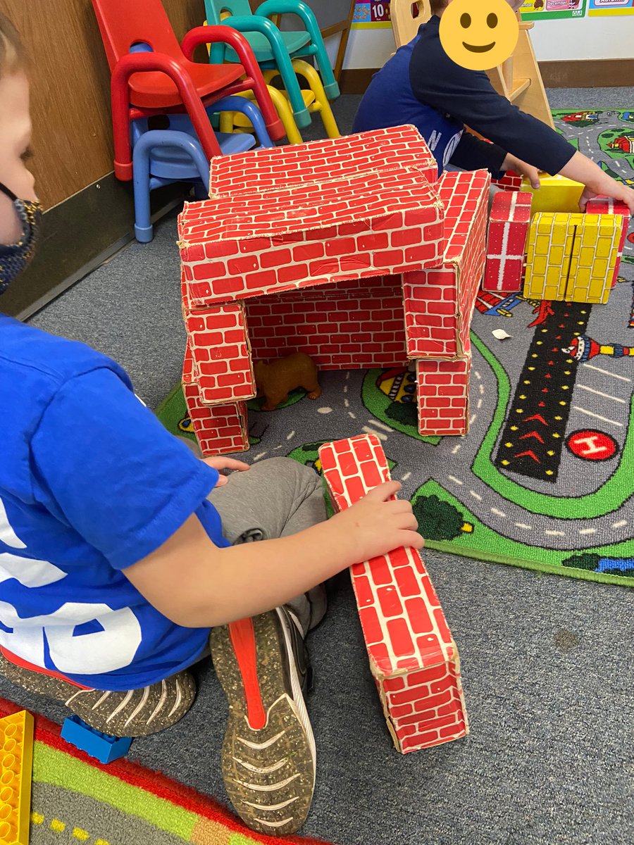 MrsF_MtView's tweet photo. Preschool had a busy week learning all about our new study, Buildings from the Creative Curriculum! 🏡🏠🏙🏘🏫@MtView07836 https://t.co/8kZCJv1U4y