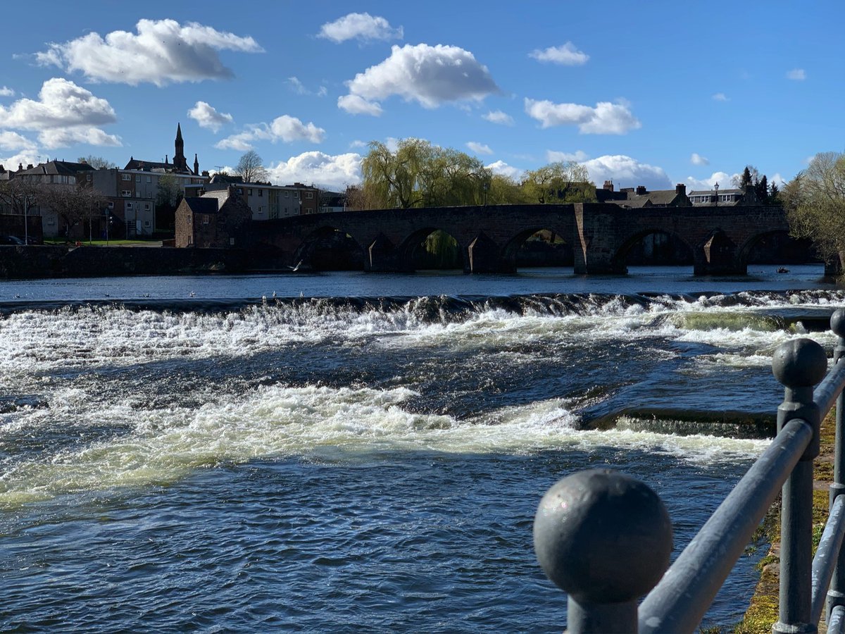 FionaBLees's tweet photo. Thank you @PtmurtonG for your glorious #GrandTour down the River Nith. A special focus on #Knockshinnock New Cumnock @EastAyrshire & the majestic #Devorgilla in Dumfries @dgcouncil as the River grows and flows all the way to the sea π https://t.co/yHbLyAzRvY