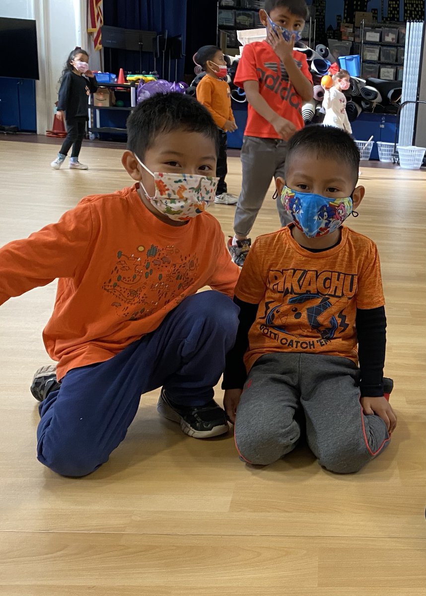 MamaroneckED's tweet photo. MAS Spirit Day! #MASstrong #MamaroneckStrong 🧡🖤🧡🖤 https://t.co/hWi5TkU7zZ