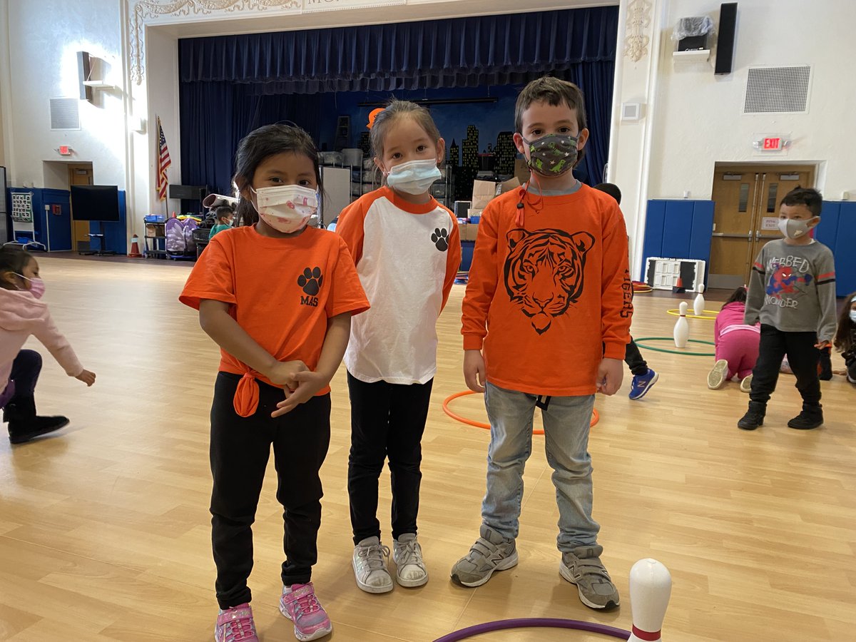 MamaroneckED's tweet photo. MAS Spirit Day! #MASstrong #MamaroneckStrong 🧡🖤🧡🖤 https://t.co/hWi5TkU7zZ