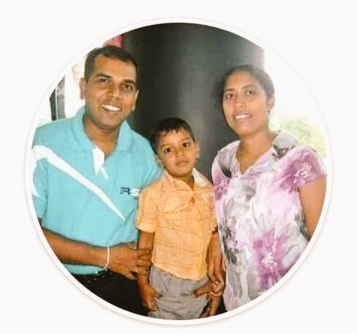 imNabeelAlikhan's tweet photo. اِنّا لِلّٰهِ وَاِنّا اِلَيْهِ رَاجِعُوْن
💔
آج جس کا شوہر اور باپ #سیالکوٹ_سانحہ میں جلا ہے
😪
اُس سری لنکن کی "بیوی" کو آپ کیسے سمجھائیں جائیں گئے کہ ہم مسلمان بہُت امن پسند لوگ ہیں ؟
#Sialkot #SailkotIncident #سیالکوٹ https://t.co/Wrh8u5alYi