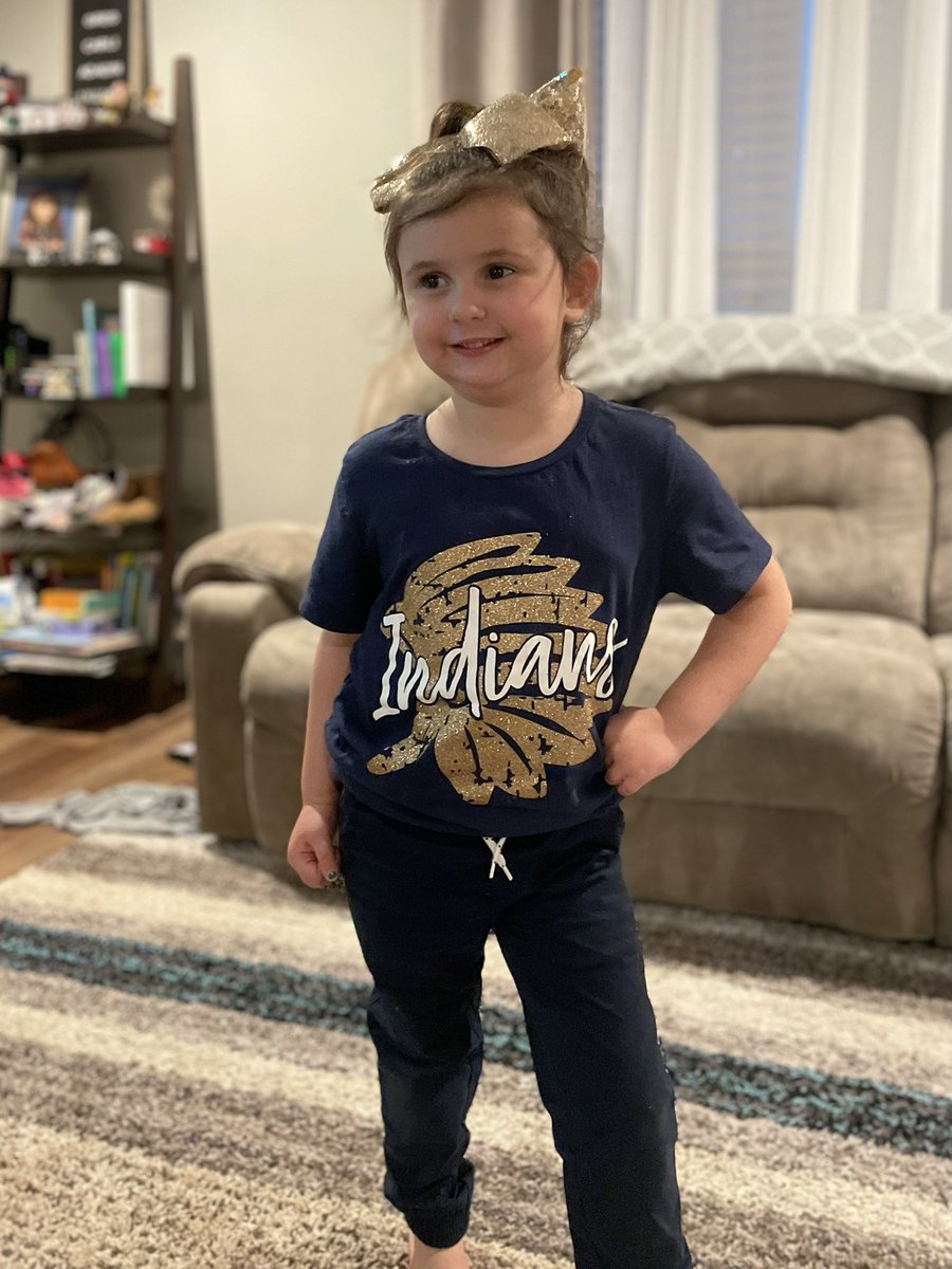 RunCarli's tweet photo. Do you love your Indians deep down in your heart? #goHolt #holtfootball #statebound #HPproud #WeAreWentzville https://t.co/4vCPhifizp