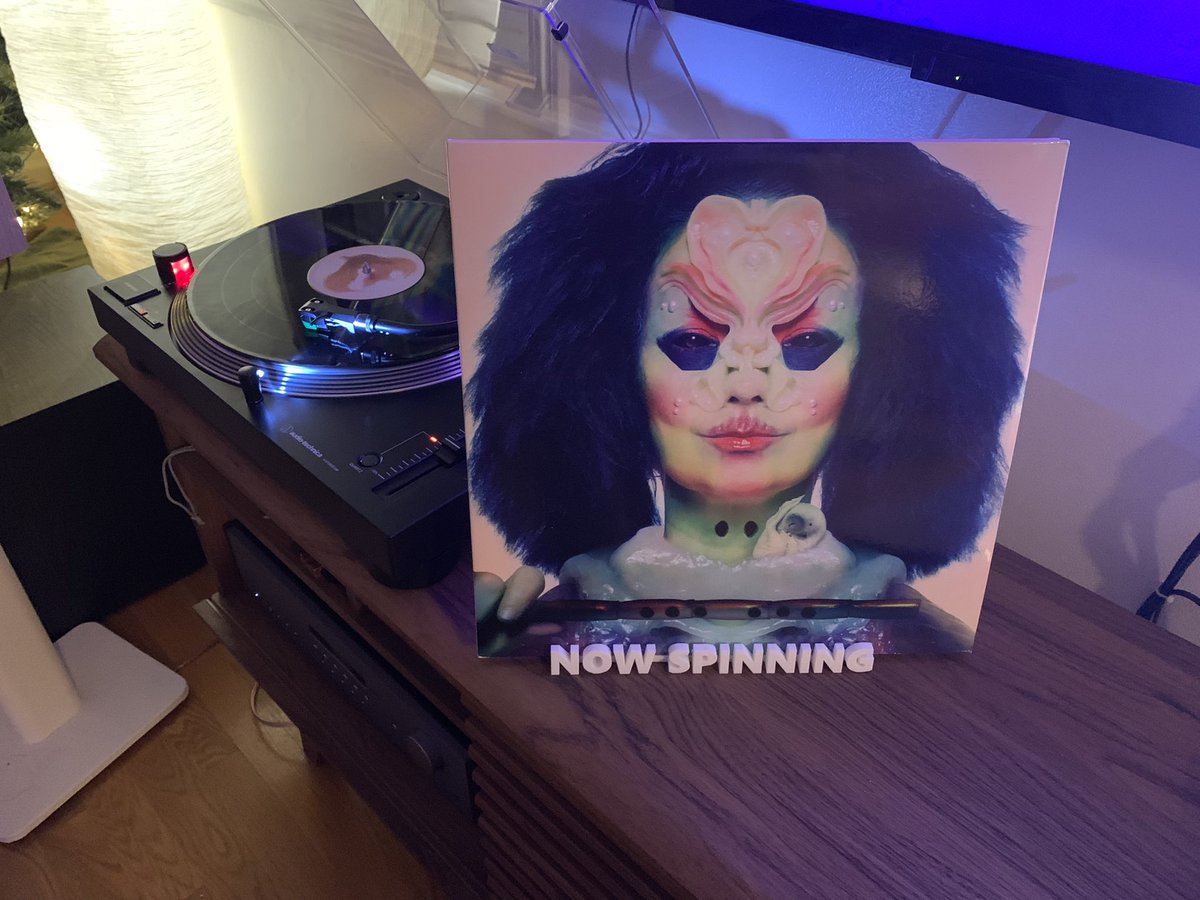jgrasjo's tweet photo. Björk, Utopia to go into the weekend  #nowspinning #björk https://t.co/fqHDMQE9GH