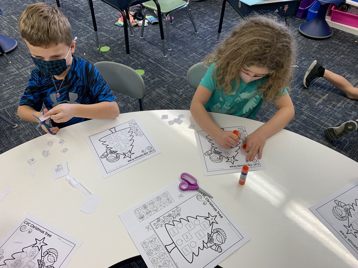 MrsSNewman1's tweet photo. Today was all about reading CVC words. We played games matched and built our own words. https://t.co/bREgrdejTo