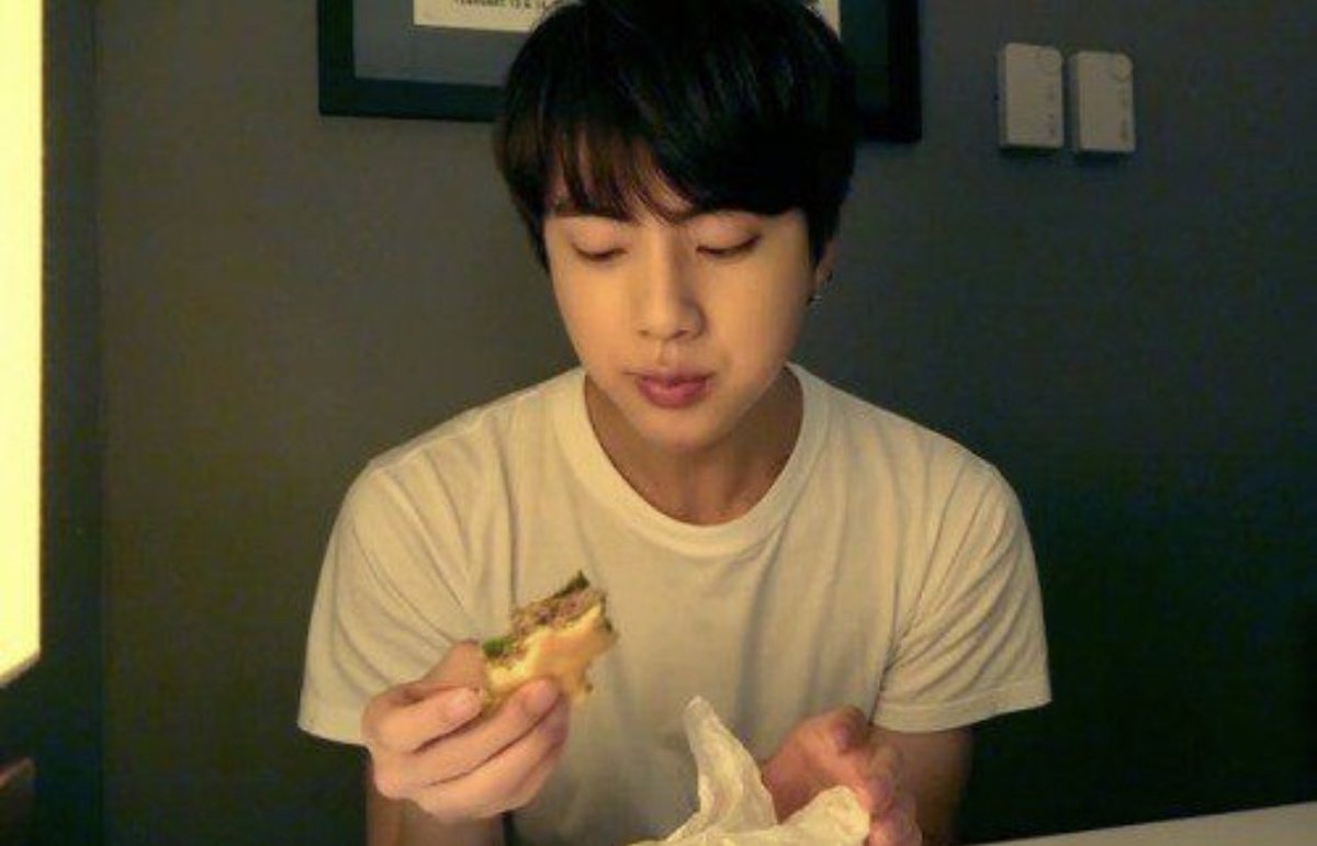 ZerooclockBTS13's tweet photo. I’ve never shared this before but there was a time in my life when eating was a struggle for me i was struggling with eating and my body image someone who helped me alot with that was jin i want to say thank you so much for that our moon and say happy birthday<3 #HappyBirthdayJin https://t.co/GURGyHEzue